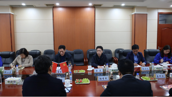 中国橡胶工业协会高级副会长、主席团主席、玲珑轮胎董事长王锋详细描绘了玲珑轮胎的国内外市场布局和战略规划 中国橡胶工业协会高级副会长、主席团主席、玲珑轮胎董事长王锋详细描绘了玲珑轮胎的国内外市场布局和战略规划