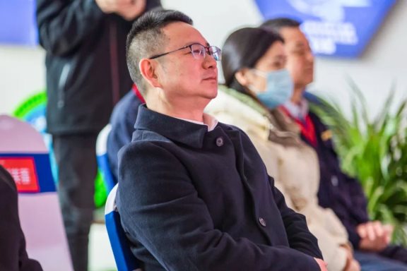 荆门市委常委、市委秘书长何平 荆门市委常委、市委秘书长何平