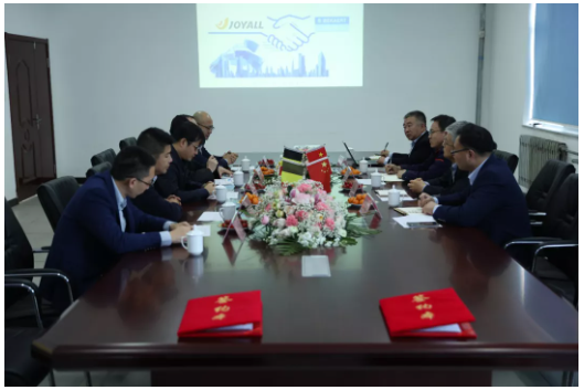 君乐轮胎凭借节能降耗的显著成效荣获了中国石油和化工工业联合会颁发的“2020年度效能领跑者标杆企业“称号 君乐轮胎凭借节能降耗的显著成效荣获了中国石油和化工工业联合会颁发的“2020年度效能领跑者标杆企业“称号