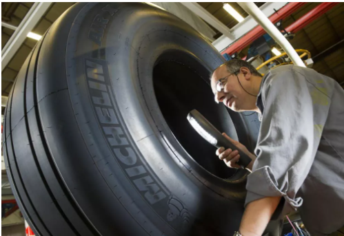 米其林称，乘用车/轻卡轮胎业务比2020年增长了18.8%，卡车轮胎业务增长了16%，特种轮胎业务增长了11.4%。
