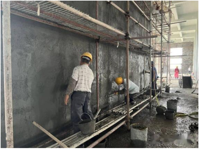 金墩橡胶公司项目经理冯剑波称,新工厂的主要产品,是摩托车内外胎。 金墩橡胶公司项目经理冯剑波称,新工厂的主要产品,是摩托车内外胎。