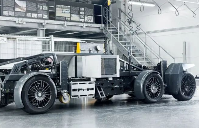 无人驾驶全电动测试车用于测试轮胎制动性能
