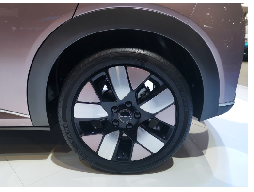 中策橡胶旗下的朝阳轮胎作为独家供货品牌，配套产品为性能优异的RP76系列，包括规格是195/60R16的RP76+，205/50R17的RP76。