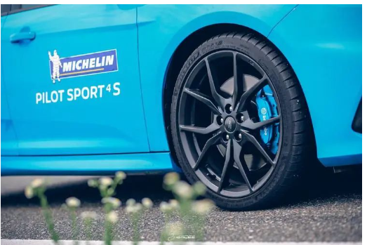 2016年，这家公司推出Pilot Sport EV2轮胎。