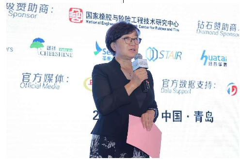 中国橡胶工业协会副秘书长、技术经济委员会主任朱红主持了本主题论坛。