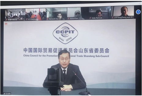 山东省贸促会副会长贺忠军指出,非洲各国的轮胎需求量巨大,是山东重要的合作伙伴。希望双方企业能够借此机会深挖轮胎产业合作潜力,加强交流,增进了解,力争达成务实合作,实现互利共赢发展。 山东省贸促会副会长贺忠军指出,非洲各国的轮胎需求量巨大,是山东重要的合作伙伴。希望双方企业能够借此机会深挖轮胎产业合作潜力,加强交流,增进了解,力争达成务实合作,实现互利共赢发展。