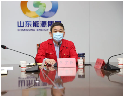 会议首先传达了集团公司两次疫情防控会议精神和疫情防控明白纸,并就优化和调整防控措施进行了全面部署。 会议首先传达了集团公司两次疫情防控会议精神和疫情防控明白纸,并就优化和调整防控措施进行了全面部署。
