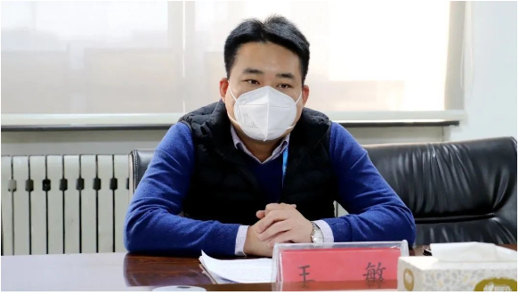 王敏董事长带领大家一同学习了尚主席在集团2022年精益管理总结暨2023年“精益体系攻坚年”启动大会上的讲话。 王敏董事长带领大家一同学习了尚主席在集团2022年精益管理总结暨2023年“精益体系攻坚年”启动大会上的讲话。