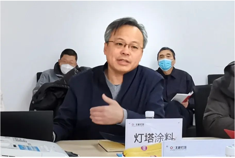 黄继伟介绍项目建设情况 黄继伟介绍项目建设情况