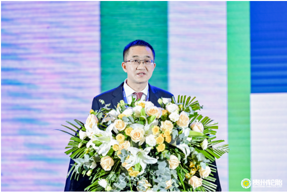 　贵州轮胎党委副书记、总经理王鹍表示，近期，国家出台的一系列经济支持政策，给轮胎行业复苏打出了一颗信号弹。