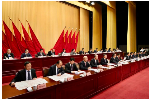公司党委书记、董事长沈耿亮(前排左二) 公司党委书记、董事长沈耿亮(前排左二)