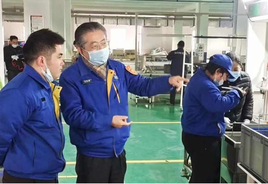 　点赞勤劳利德人!