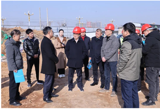 林卫春在市应急救治中心项目施工现场调研 林卫春在市应急救治中心项目施工现场调研