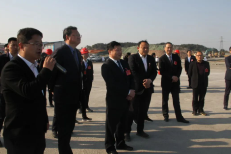 这个项目是在2022年4月由乐平发改委立项，总投资20.56亿元(含超导电炭黑项目)。一期占地246.86亩，建筑面积4.6万平方米。建设内容包括30000吨/年危废焚烧线、20000吨/年安全刚性填埋、10000吨/年物化处理和10000吨/年等离子生产以及炉渣、飞灰相关资源化综合利用。建成后，该项目可安全处置《国家危险废物名录》中所列的46大类危险废物。
