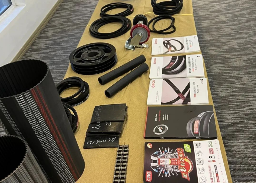推广会现场，凤凰智造研究院详细介绍了三力士高性能带产品，为大家提供了更好的了解和认识。同时，BMG应用工程师樊强介绍了工业品产品，让大家对皮带之外的其他工业品更加渗透。