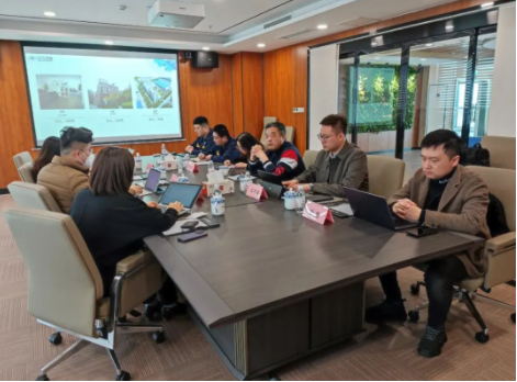 会上，魏明及相关技术人员就青岛黑猫开发的湿法混炼胶产品展开介绍，普利司通专家重点了解了黑猫关于可持续化材料方面的发展情况，对青岛黑猫开发的改性可回收炭黑产品展开交流。