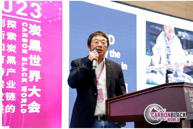 炭黑生产制造以及原材料的绿色发展板块由马忠主持。 炭黑生产制造以及原材料的绿色发展板块由马忠主持。