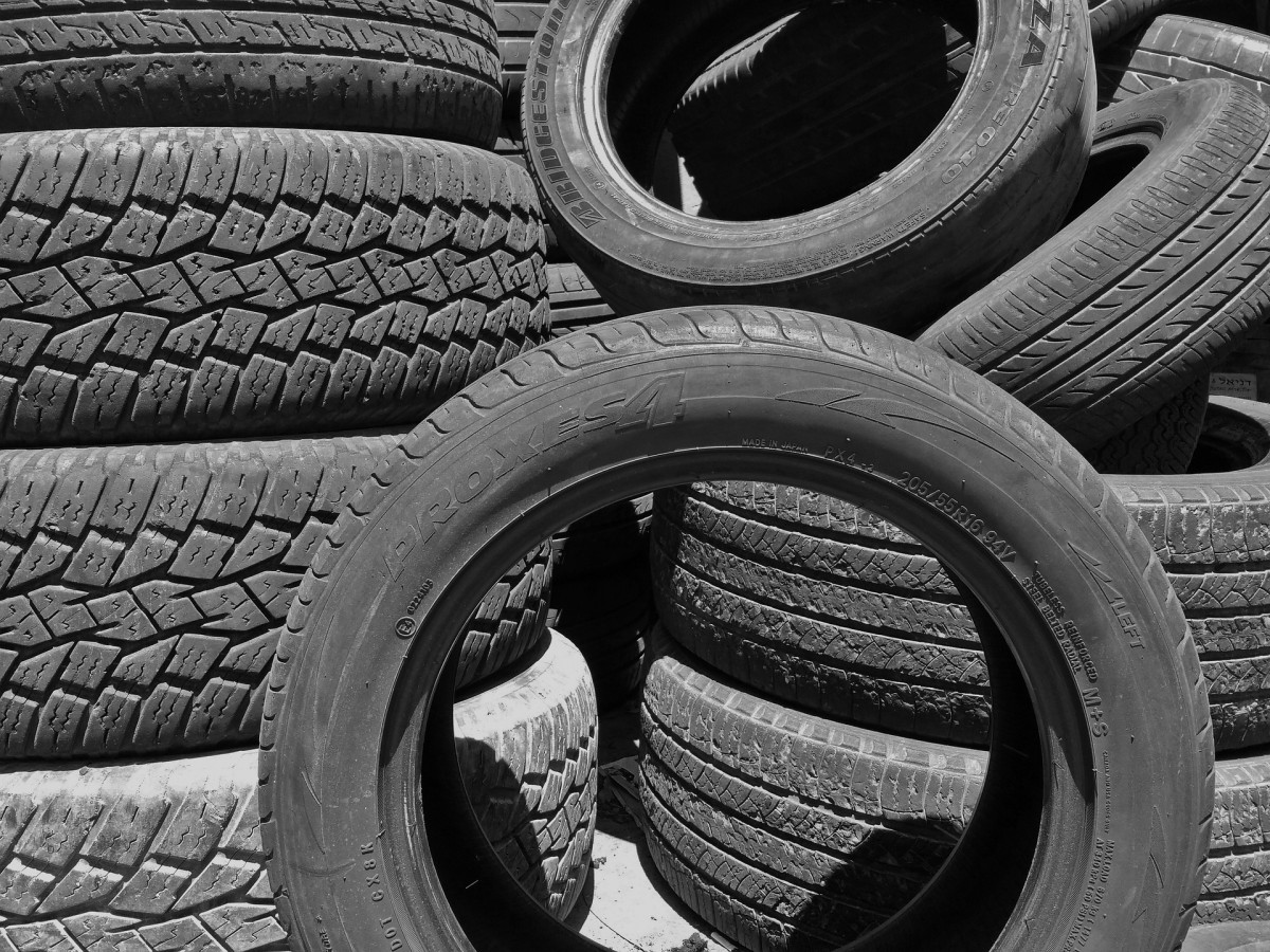 山东潍坊143吨走私废旧轮胎被全部退运出境