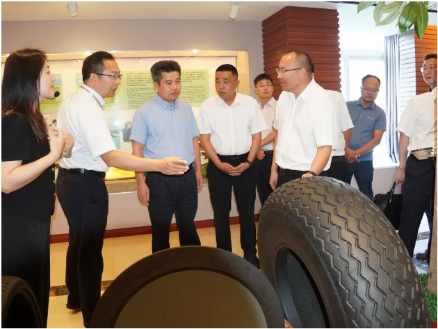 临沧市副市长与华南理工大学代表访问广垦橡胶集团
