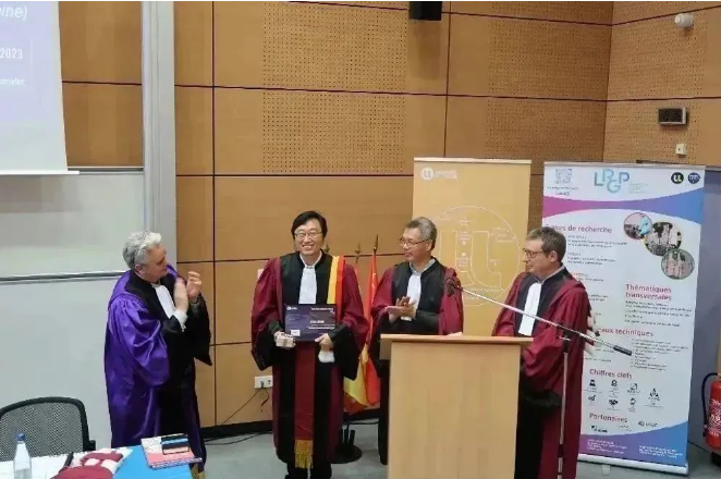 法国洛林大学授予张立群院士荣誉博士学位