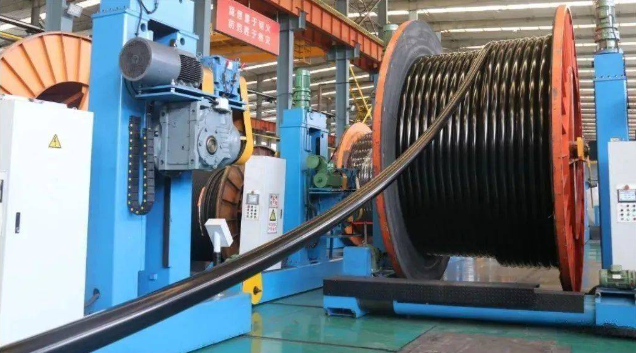 杭州电缆股份有限公司取得国内首条超大长度平滑铝护套高压电缆订单，为该公司夺得一项技术难度与意义兼具的重大胜利。此举引起了行业内外的高度关注。