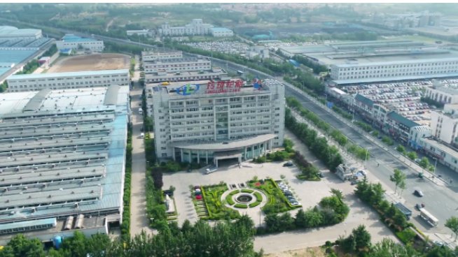 山东玲珑轮胎股份有限公司召开第五届董事会第十二次会议，为公司的未来发展做出了重要决策。