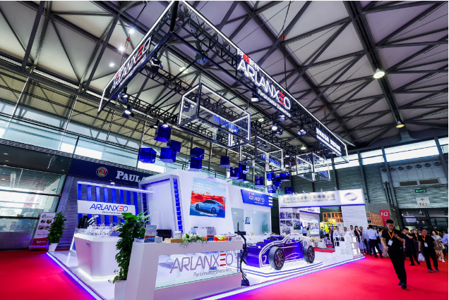 阿朗新科在2023中国国际橡胶技术展览会上展示了其最新的环保合成橡胶产品和创新解决方案，以应对新能源、新机动化和城市化领域的需求。