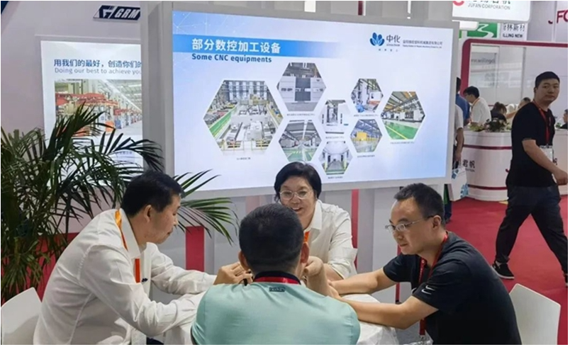 中国国际橡胶技术展览会为益阳橡机提供了展示创新技术和拓展市场的平台，同时也为行业内的合作与交流搭建了重要的桥梁。