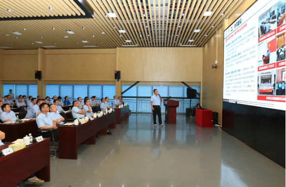 万力轮胎召开8月月度经营例会暨半年工作会议